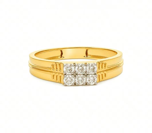 Royal Crest 18 KT Diamond Ring
